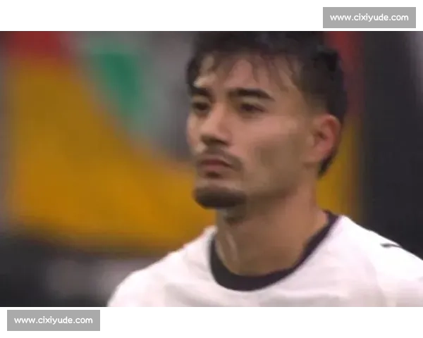 红牌 + 致歉!卡斯特罗普飞铲迪亚斯:幸好没踢重 红牌 + 致歉!卡斯特罗普飞铲迪亚斯:幸好没踢重