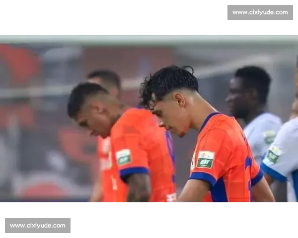 李小恒中超初体验:港队兄弟暖心遇,泰山平台引心动 李小恒中超初体验:港队兄弟暖心遇,泰山平台引心动